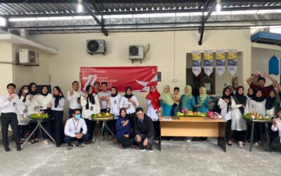 Lomba tumpeng memperingati Hari Kemerdekaan Indonesia pada tanggal 17 Agustus